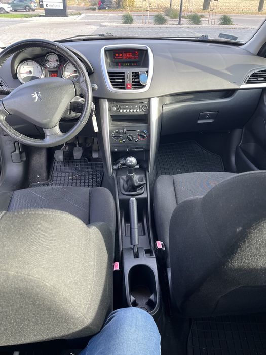 Peugeot 207 1.4 benzyna