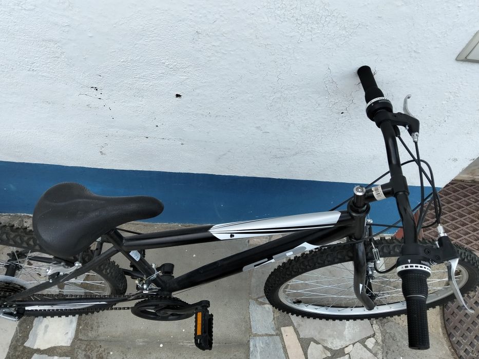 Bicicleta média usada 3 vezes ( nova)