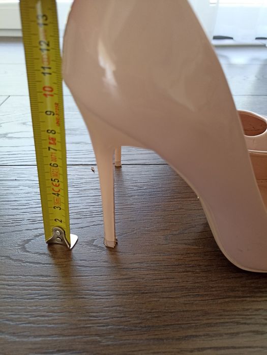 Buty na obcasie 36