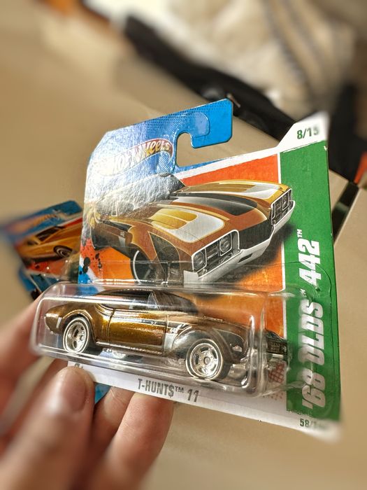Hot Wheels TH (Treasure Hunts) 1:64