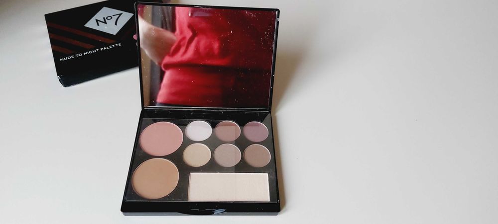 N07 nude to night palette