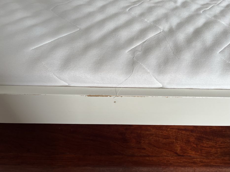 Cama de criança ikea branca com colchão