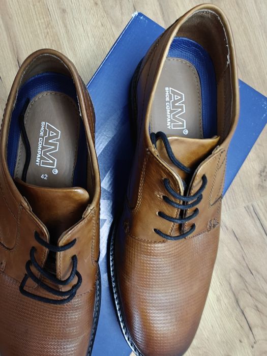 Sprzedam buty garniturowe.