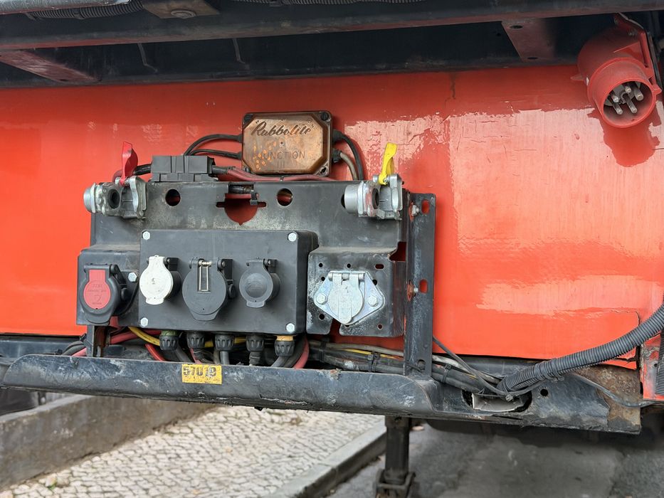 FRIGORIFICO FRUEHAUF Carrier Vector 1850MT Excelente Estado Eixo Firecional 2009 ###OPORTUNIDADE###