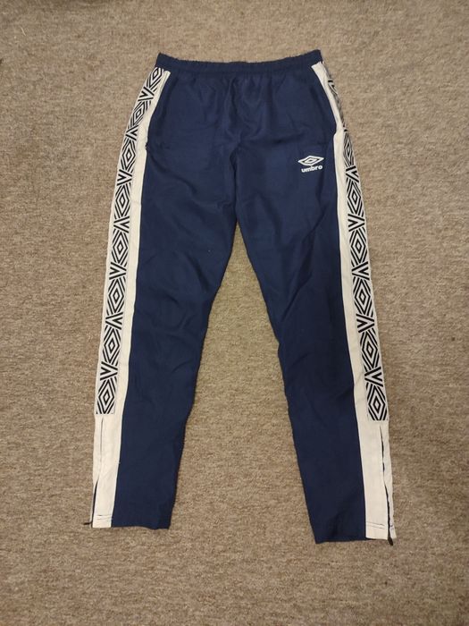 Штани Umbro на лампасах