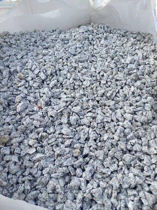 Grys biały w czarne kropki GRANIT strzegomski dalmatyńczyk kamień