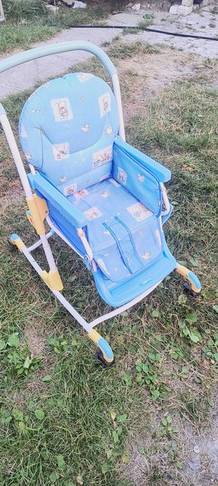 Стілець для годування.