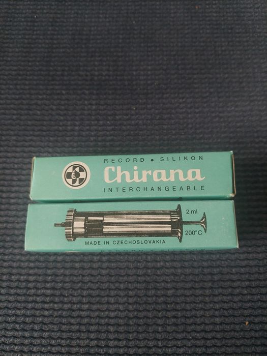 Strzykawka szklana z Czechosłowacji z 1981 r