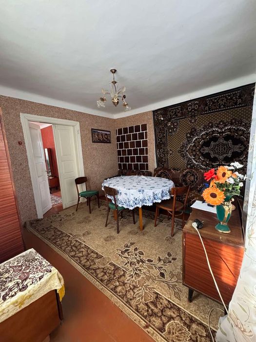 Продаж затишного будинку з ділянкою у с. Пустомити. Рівненський район.