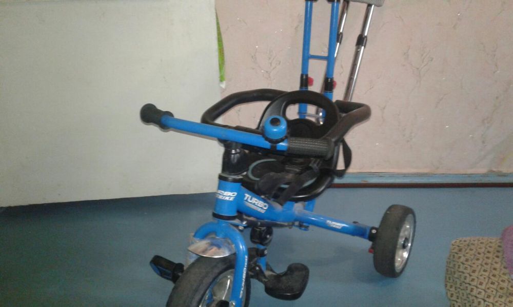 Детский велосипед.трех колесный