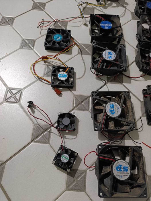 Кулер- міні-вентилятор