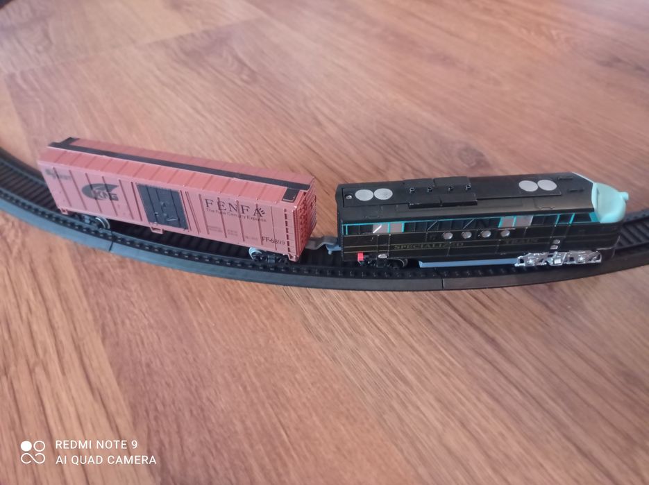 Pociąg elektryczny tory