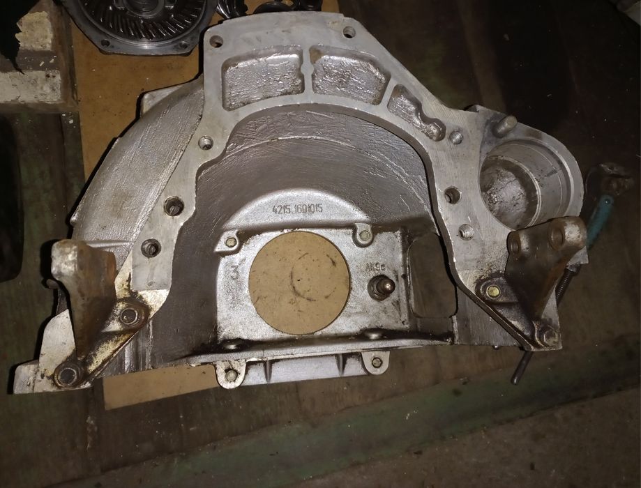 Картер сцепления умз 421