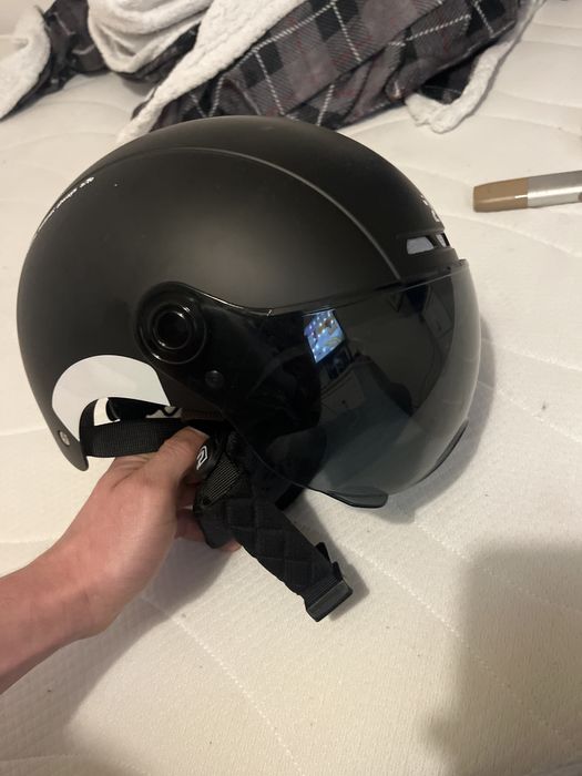 Capacete praticamente novo