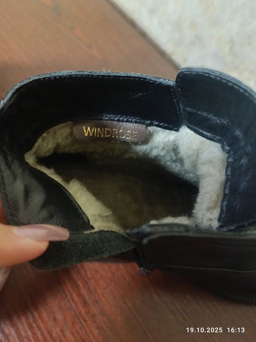 Женские кожаные зимние ботинки