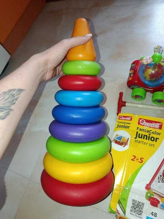 Комплект іграшок на 1-3 роки, піраміда, мозаїка, дер.паровоз, каталка