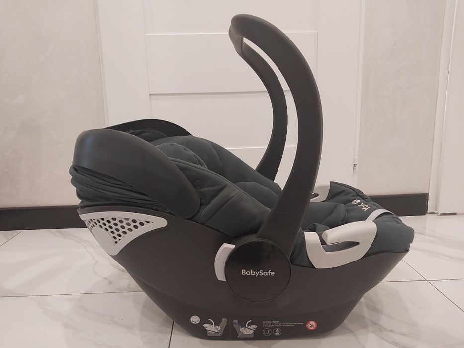 Fotelik Babysafe York z baza isofix.
