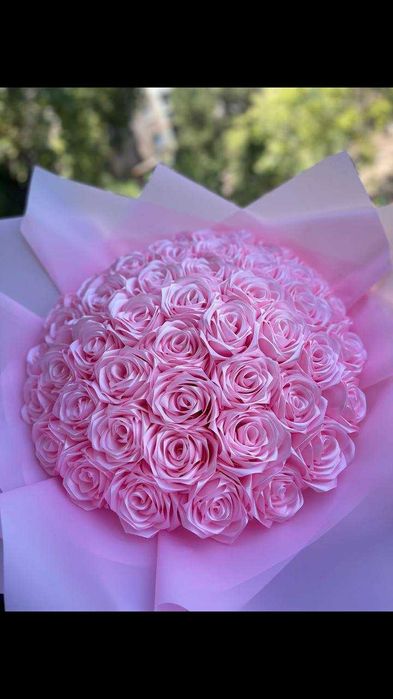 Букет троянд із атласних стрічок/ Букет роз из атласных лент