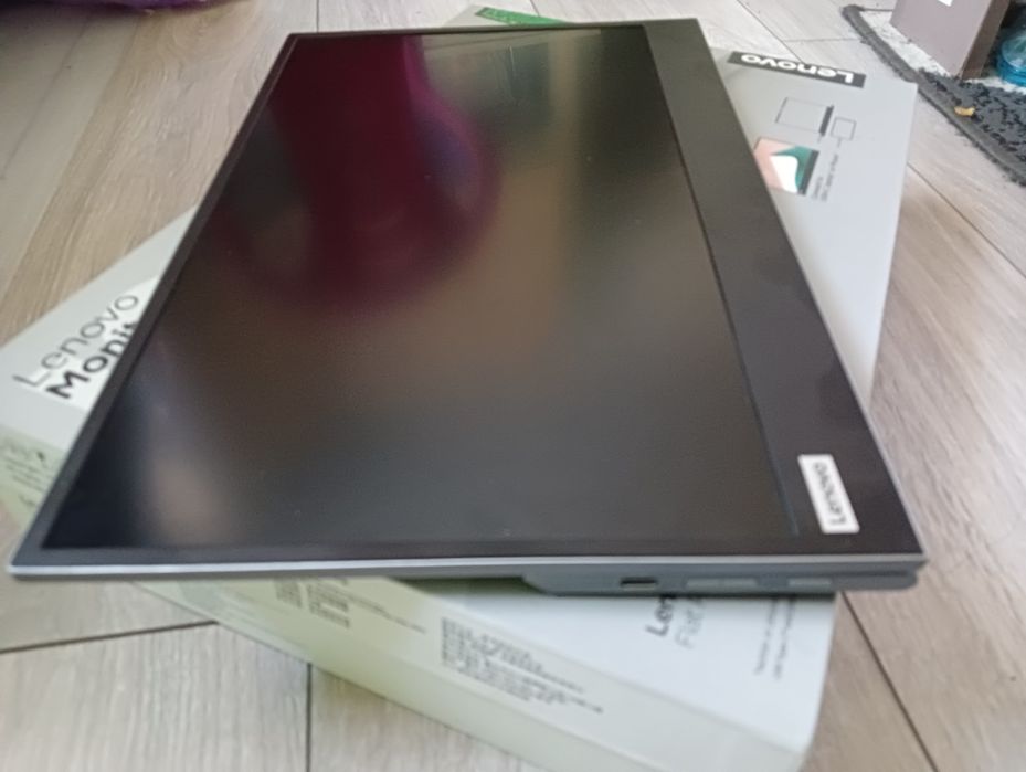Przenośny monitor do telefonu