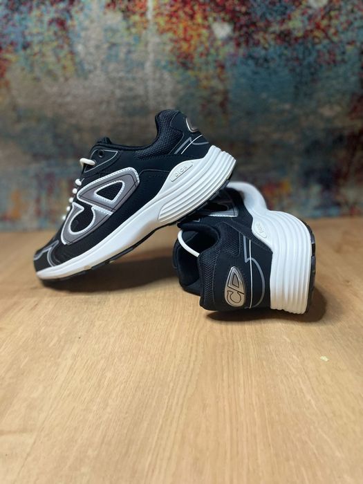 • Tênis Dior B30•