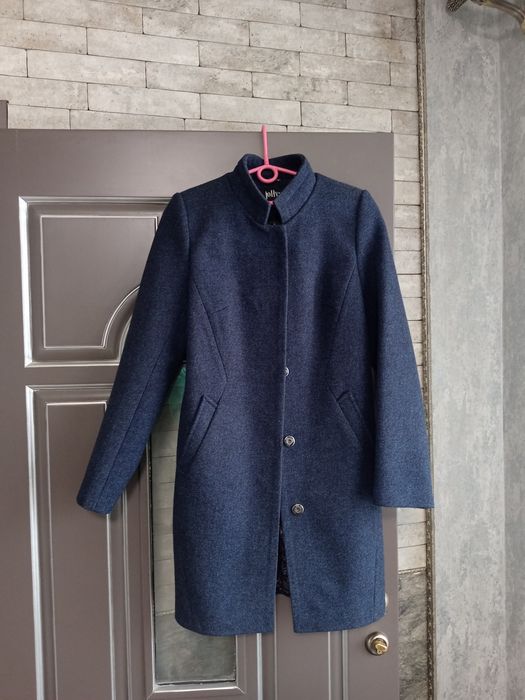 Пальто з поясом.