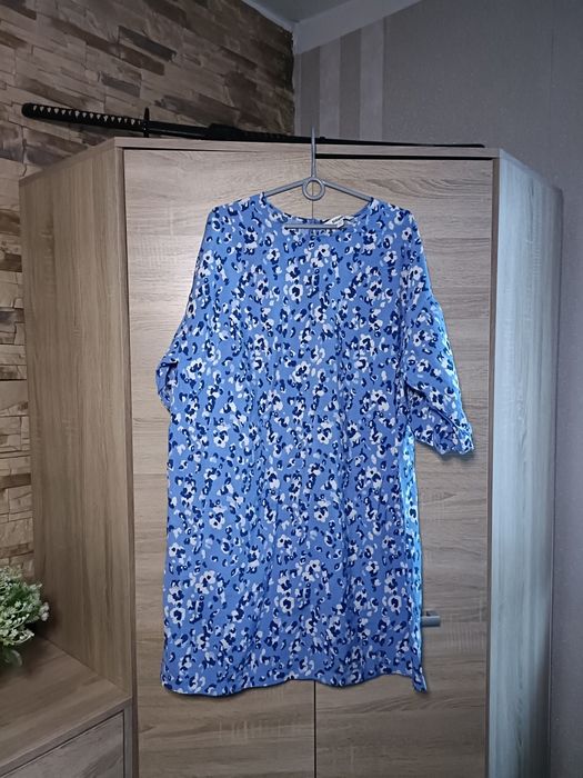 Niebieska letnia sukienka z wiskozy oversize