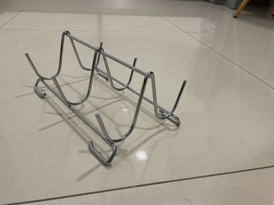 Suporte para assar peixe.