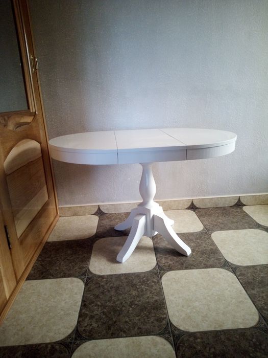 Стіл дерев'яний круглий