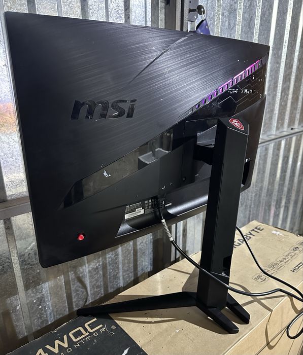 MSI Optix MAG271CR Black монитор