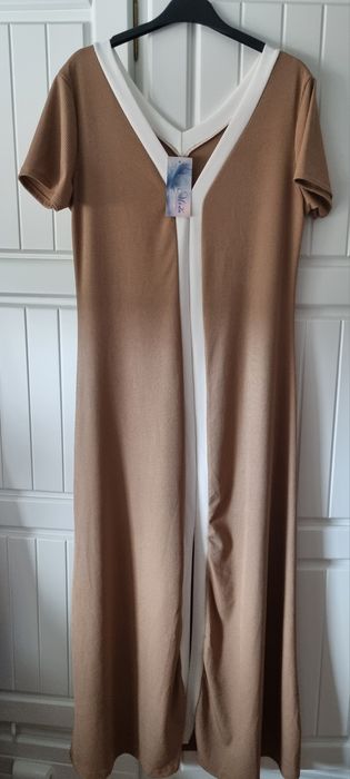 Vestido comprido de verão, bege com uma risca branca no centro. TU (até L)