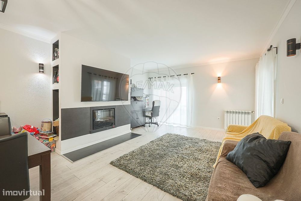 Apartamento T2 | 2 WC | Garagem | 5min a pé da praia