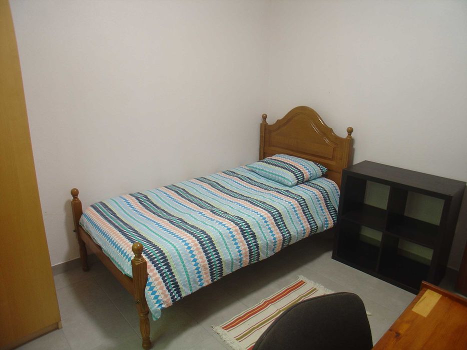 3 quartos mobilados, só para estudantes