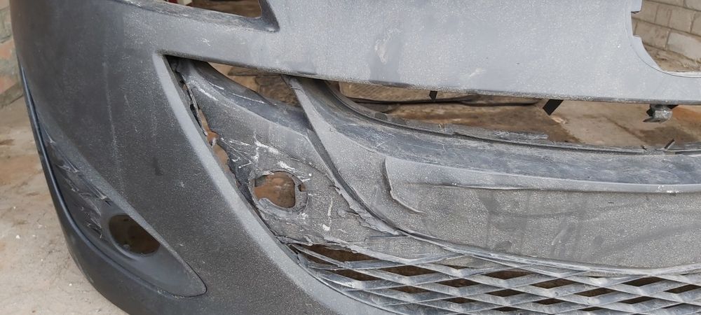 Решётка и заглушки ПТФ в бампер на Mazda 5 (cw)