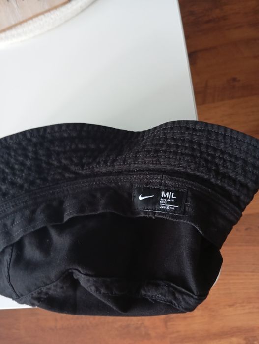 Kapelusz męski Nike . Nowy.