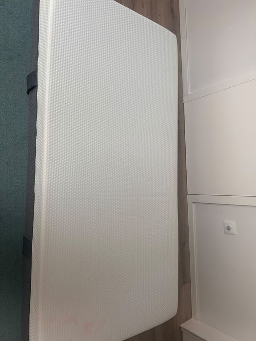 Cama de criança e colchão