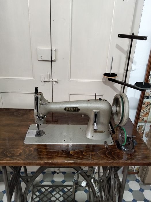Máquina de costura ponto corrido Pfaff