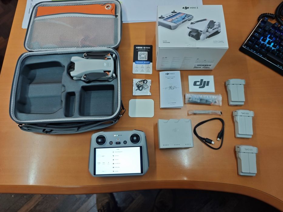 DJI Mini 3 com 3 baterias, RC e Mala de transporte