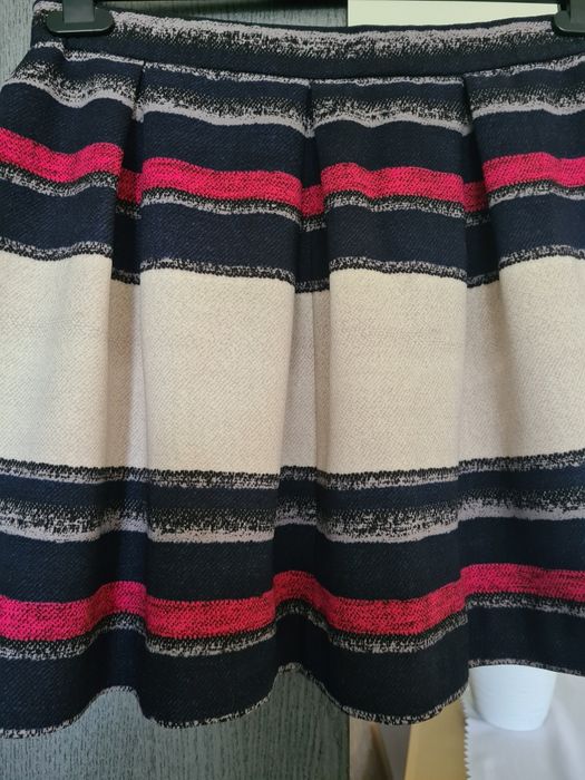 Spódnica  w  fałdki,  Zara Classic,  L