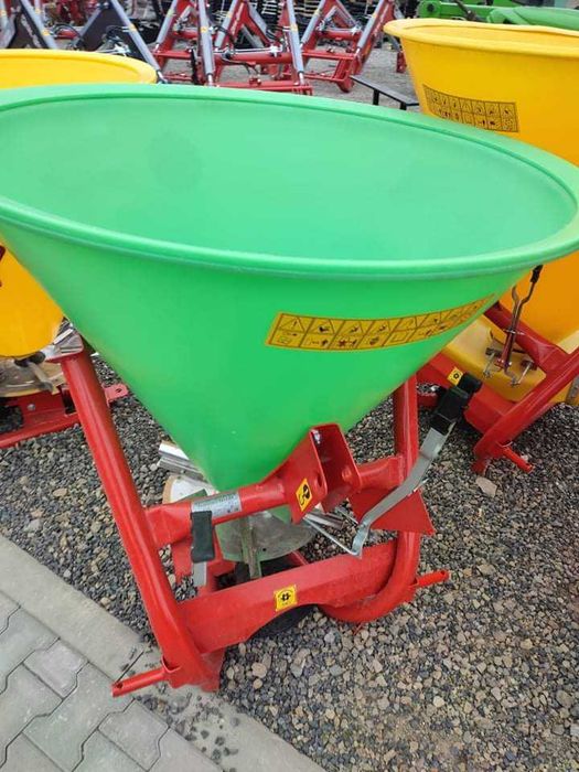 Rozsiewacz do nawozu lejek kosz 200-500l solidny tarcza kwasoodporna