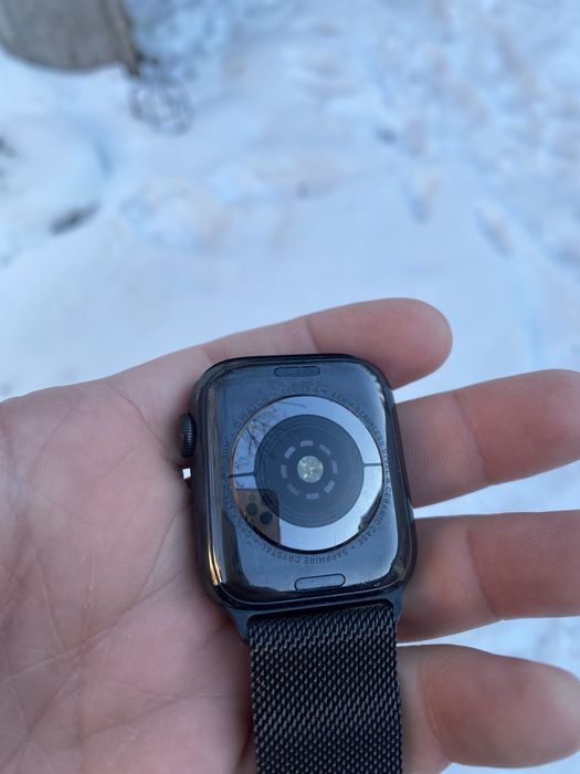 Apple Watch 4 44 мм Stainless Milanese Loop