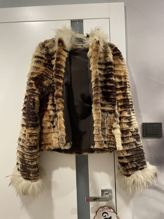 Kurtka z naturalnego futra z kapturem