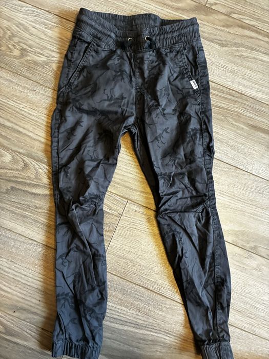 Spodnie rozmiar 128cm paka dla chlopca