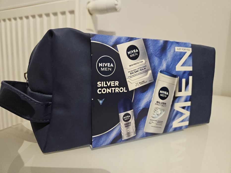 Zestaw kosmetyków dla mężczyzn Kosmetyczka Nivea MEN Silver Control