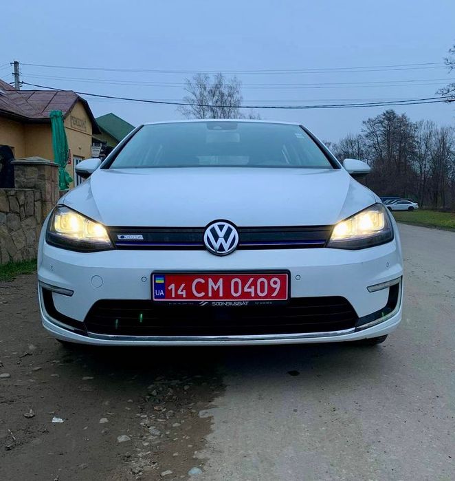 Volkswagen e-Golf 2015 • Електро