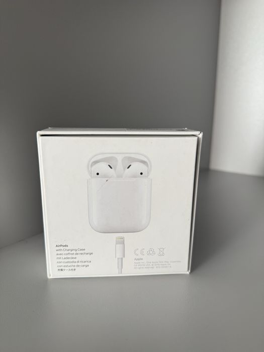 AirPods with Charging Case оригінальні навушники apple повний комплект