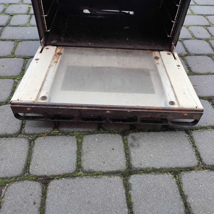 Piekarnik kamper przyczepa kempingowa sprawny