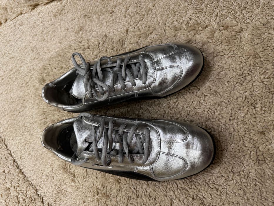 Срібні кросівки puma