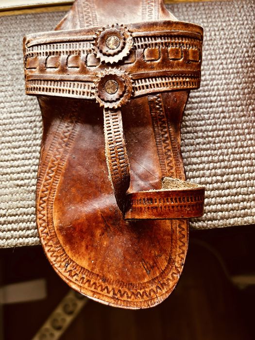 São dois pares de “chinelos”