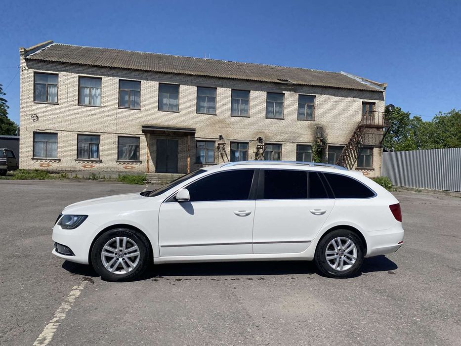 Skoda superb (нерозмитнена)2014 рік
