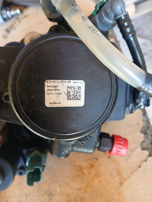 Pompa wysokiego+wtryski 2.0hdi 16v z 2011r